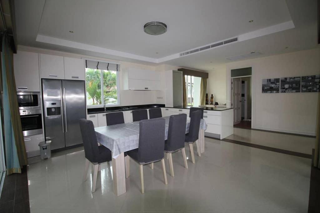 4 Bedroom Villa Kamala Beach Phuket Exterior foto